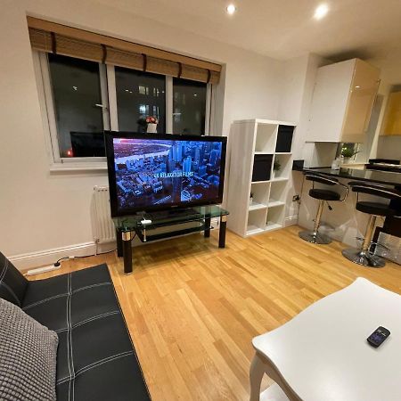 Beautiful & Luxurious Apartment In Richmond 리치먼드 외부 사진