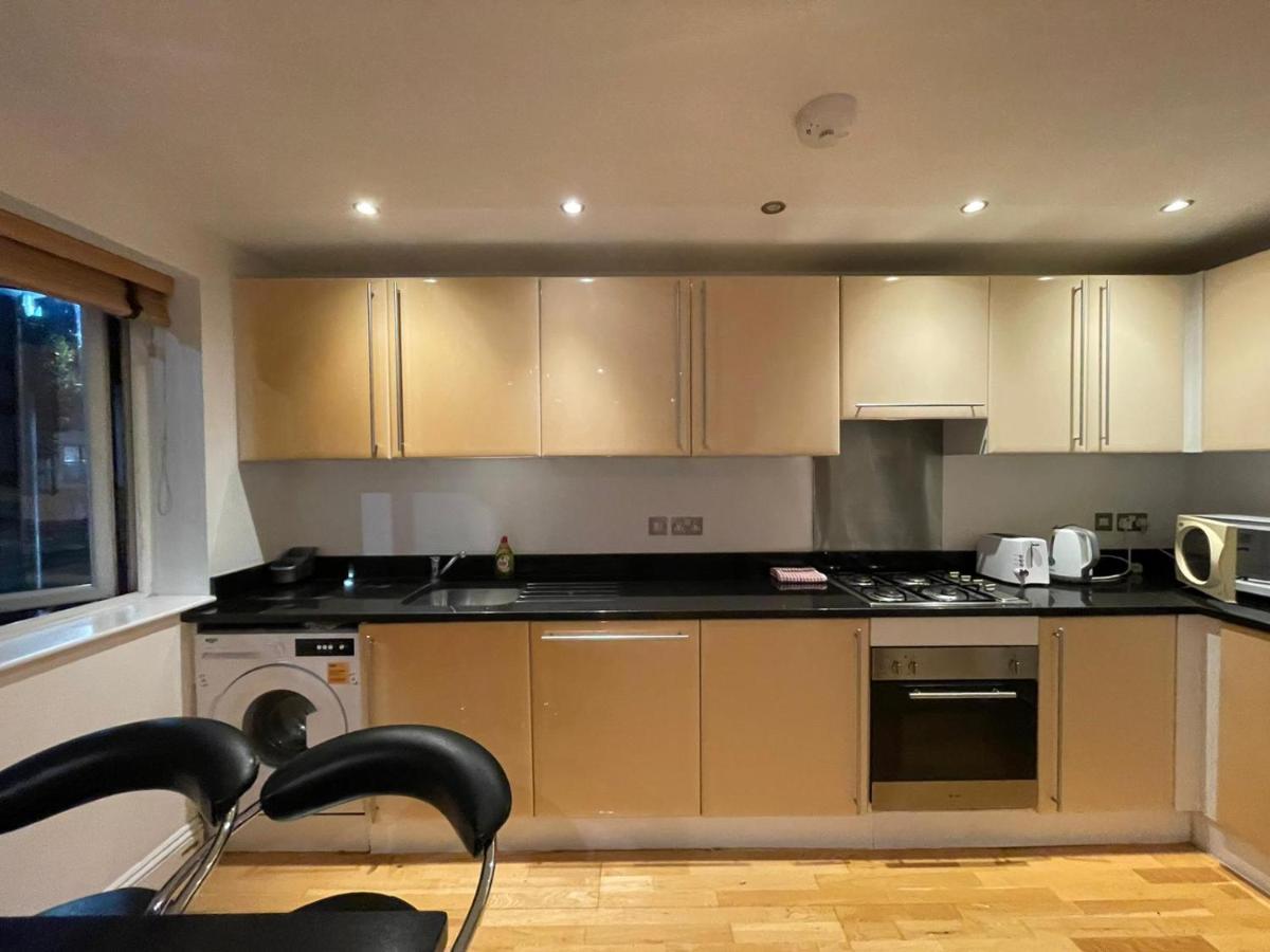 Beautiful & Luxurious Apartment In Richmond 리치먼드 외부 사진