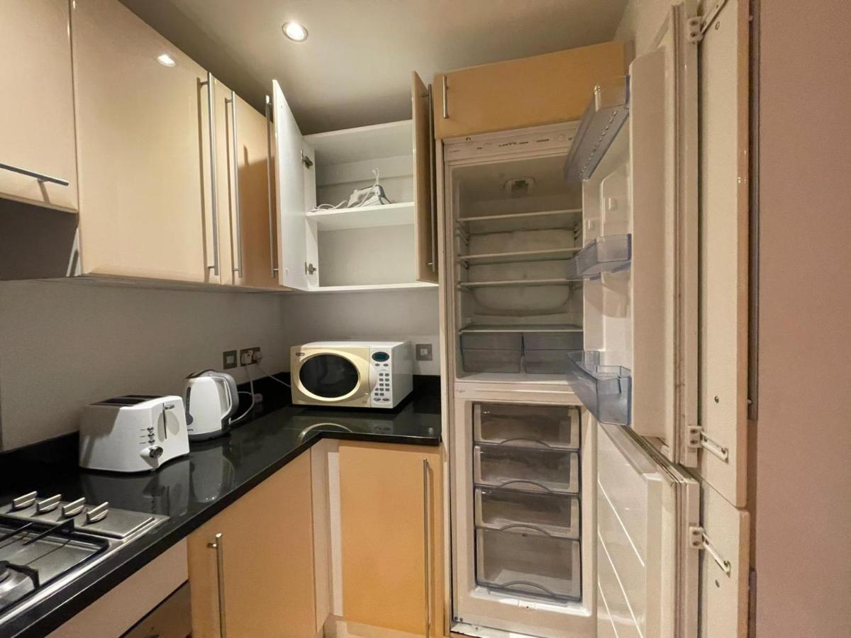 Beautiful & Luxurious Apartment In Richmond 리치먼드 외부 사진