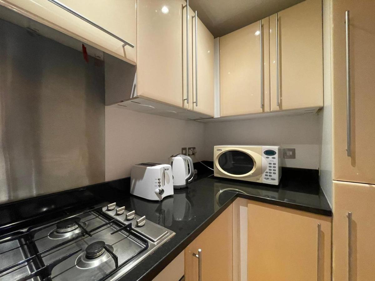 Beautiful & Luxurious Apartment In Richmond 리치먼드 외부 사진