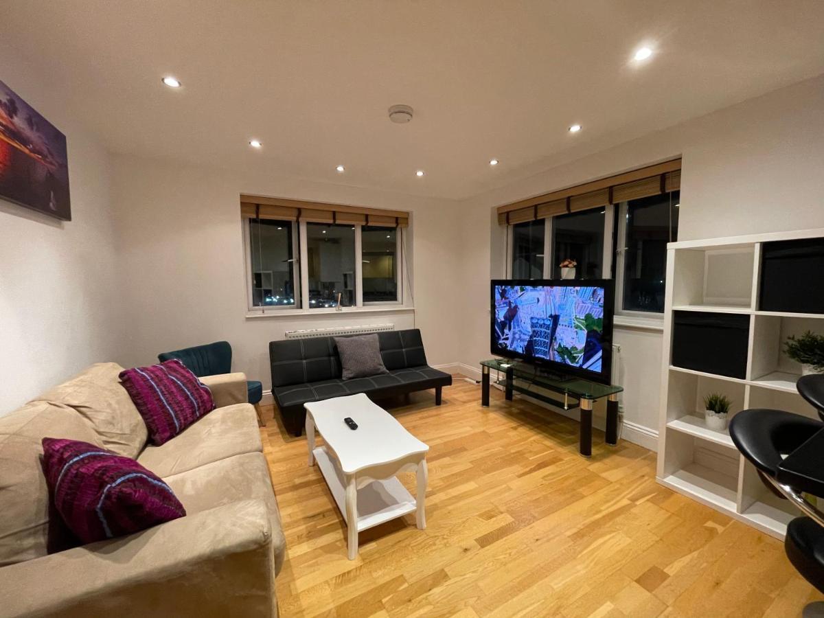 Beautiful & Luxurious Apartment In Richmond 리치먼드 외부 사진