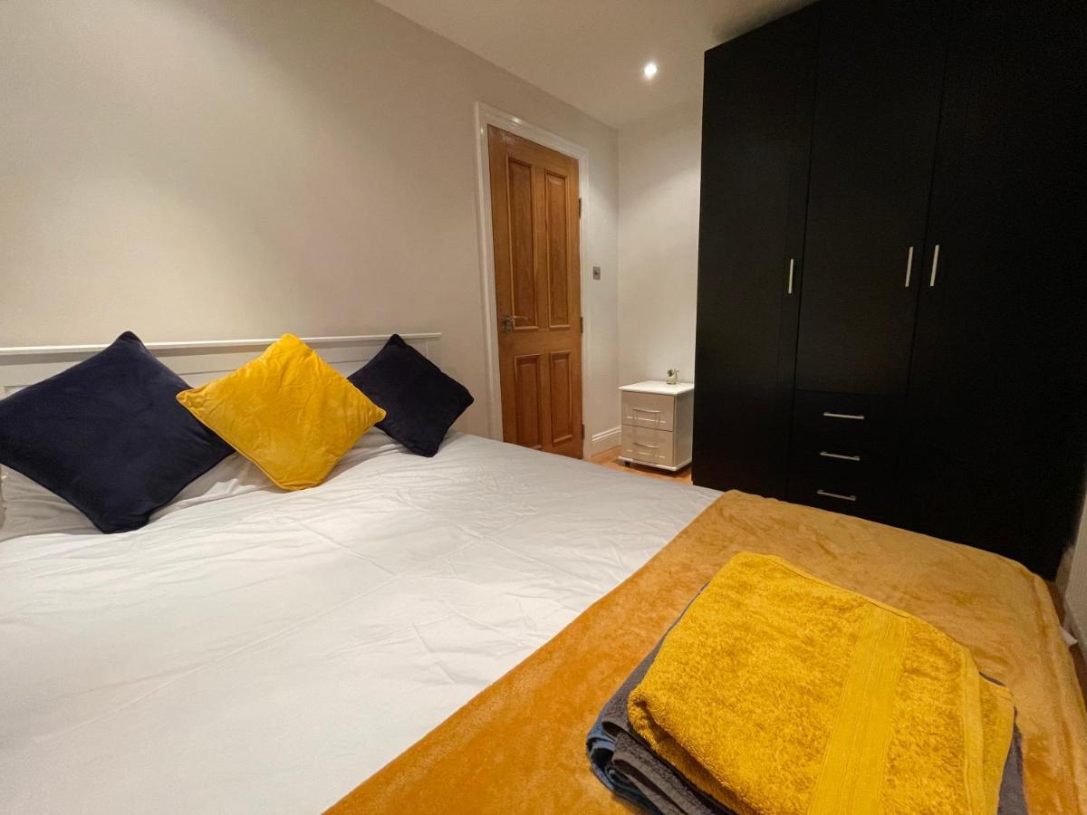 Beautiful & Luxurious Apartment In Richmond 리치먼드 외부 사진
